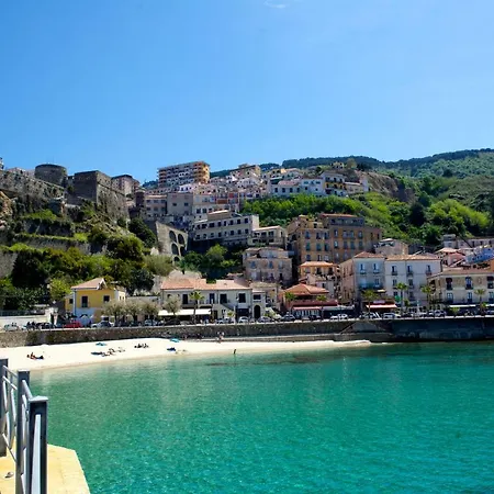 Residenza Maria Antonietta - 50 Metri Dal Mare 皮佐