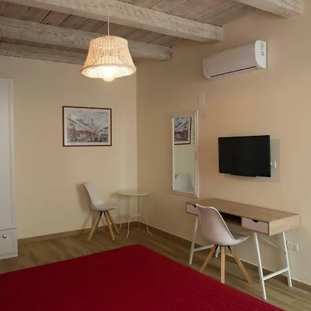 Residenza Maria Antonietta - 50 Metri Dal Mare 3* 皮佐