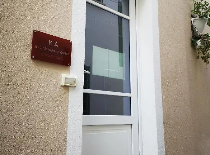 Residenza Maria Antonietta - 50 Metri Dal Mare 3*